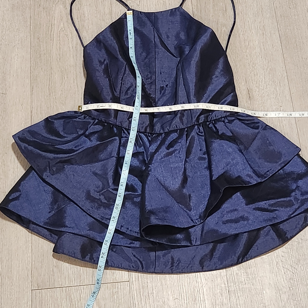 Lulu’s Navy Ruffle Peplum Party Top – Size M. Peplum,party, Glam. Shimmer. - Picture 4 of 6